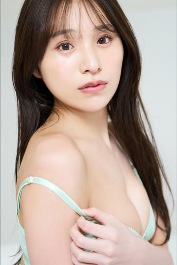 激情五月婷婷美女图